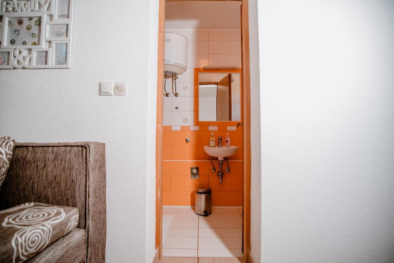 Апартаменти Apartmens Leona Карлобаг Екстер'єр фото