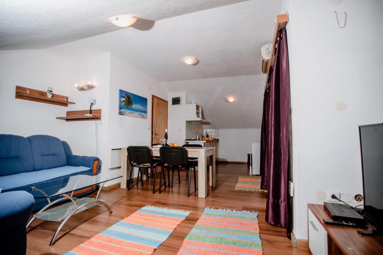 Апартаменти Apartmens Leona Карлобаг Екстер'єр фото