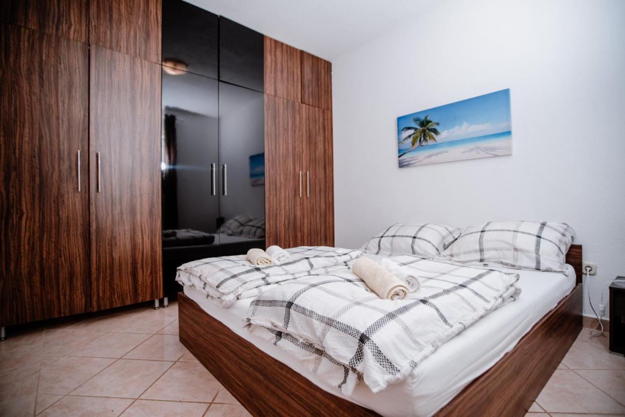 Апартаменти Apartmens Leona Карлобаг Екстер'єр фото