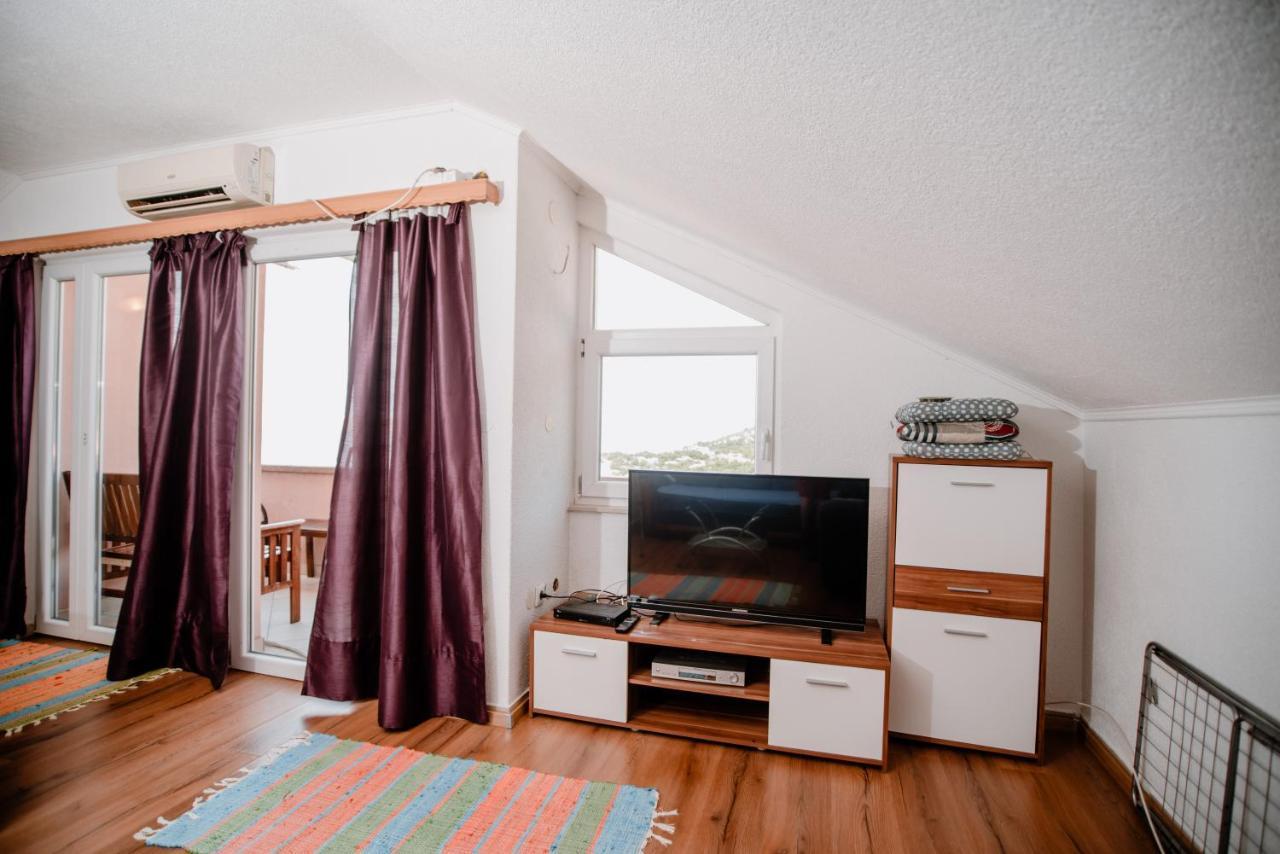 Апартаменти Apartmens Leona Карлобаг Екстер'єр фото