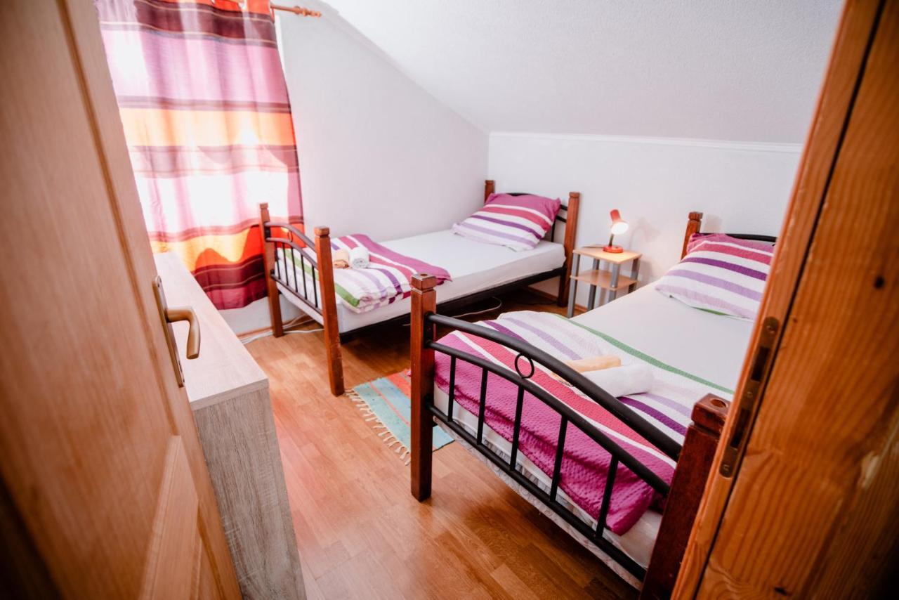 Апартаменти Apartmens Leona Карлобаг Екстер'єр фото